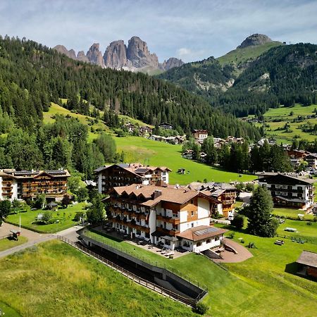 Alpenhotel Panorama Кампитело ди Фаса Екстериор снимка