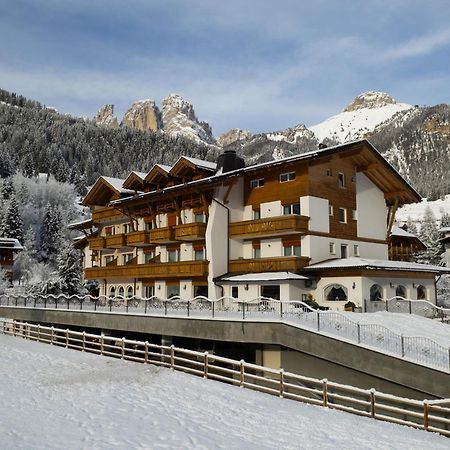 Alpenhotel Panorama Кампитело ди Фаса Екстериор снимка