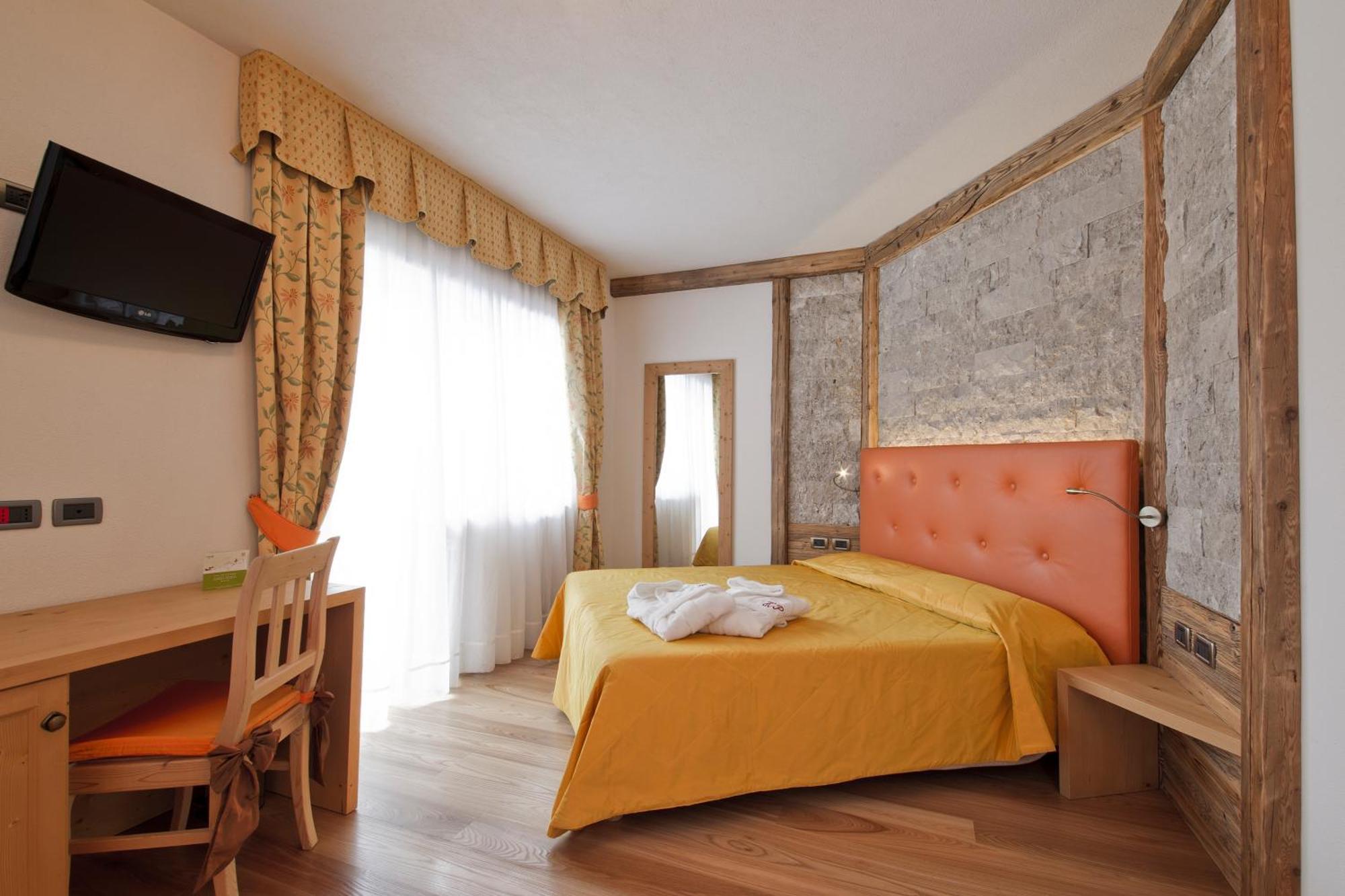 Alpenhotel Panorama Кампитело ди Фаса Екстериор снимка