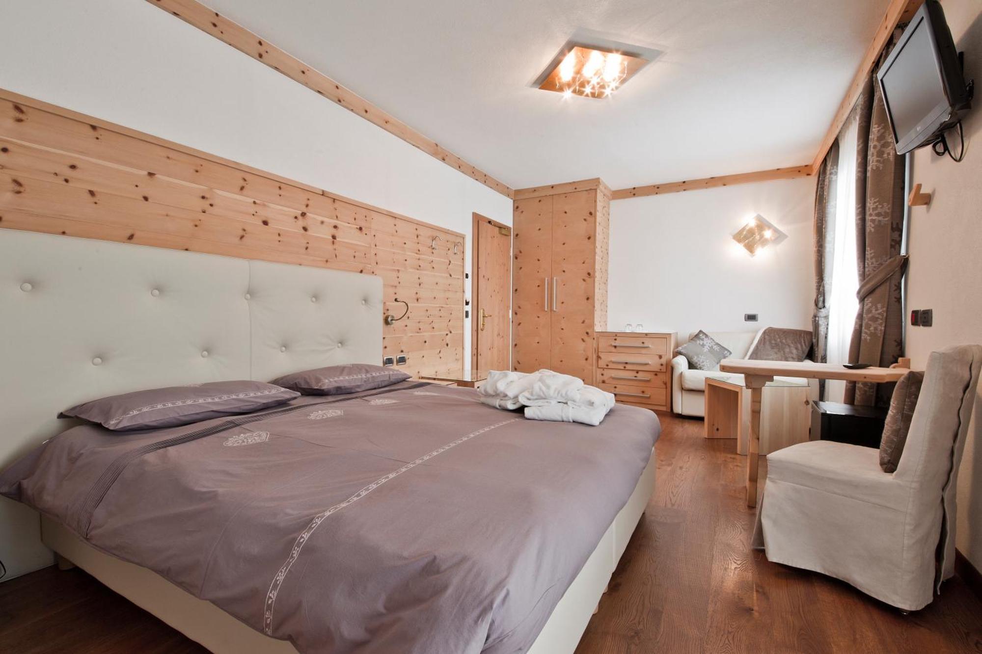 Alpenhotel Panorama Кампитело ди Фаса Екстериор снимка