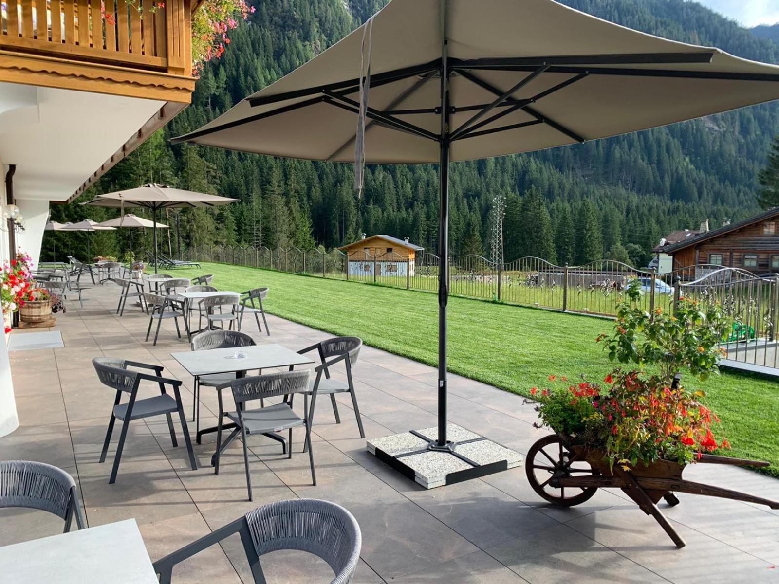 Alpenhotel Panorama Кампитело ди Фаса Екстериор снимка