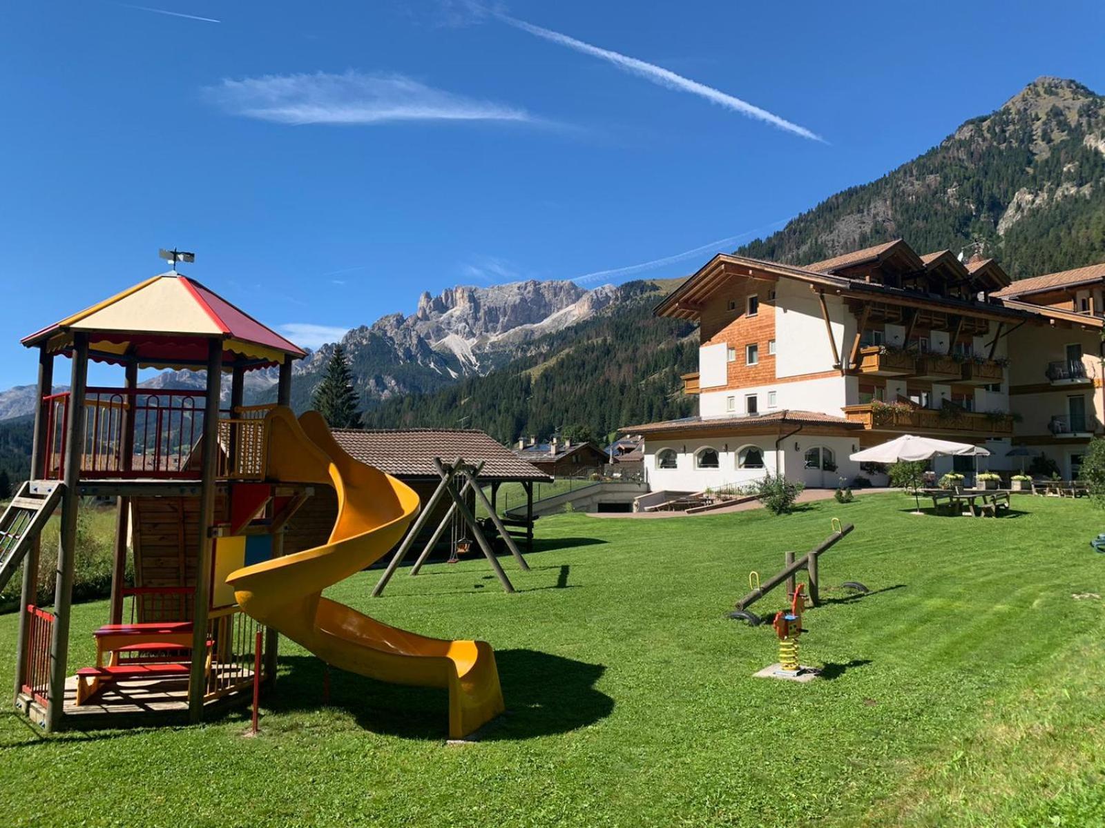 Alpenhotel Panorama Кампитело ди Фаса Екстериор снимка