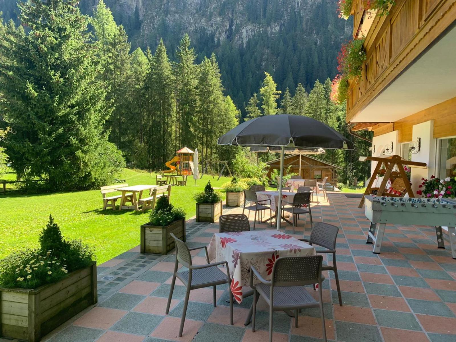 Alpenhotel Panorama Кампитело ди Фаса Екстериор снимка