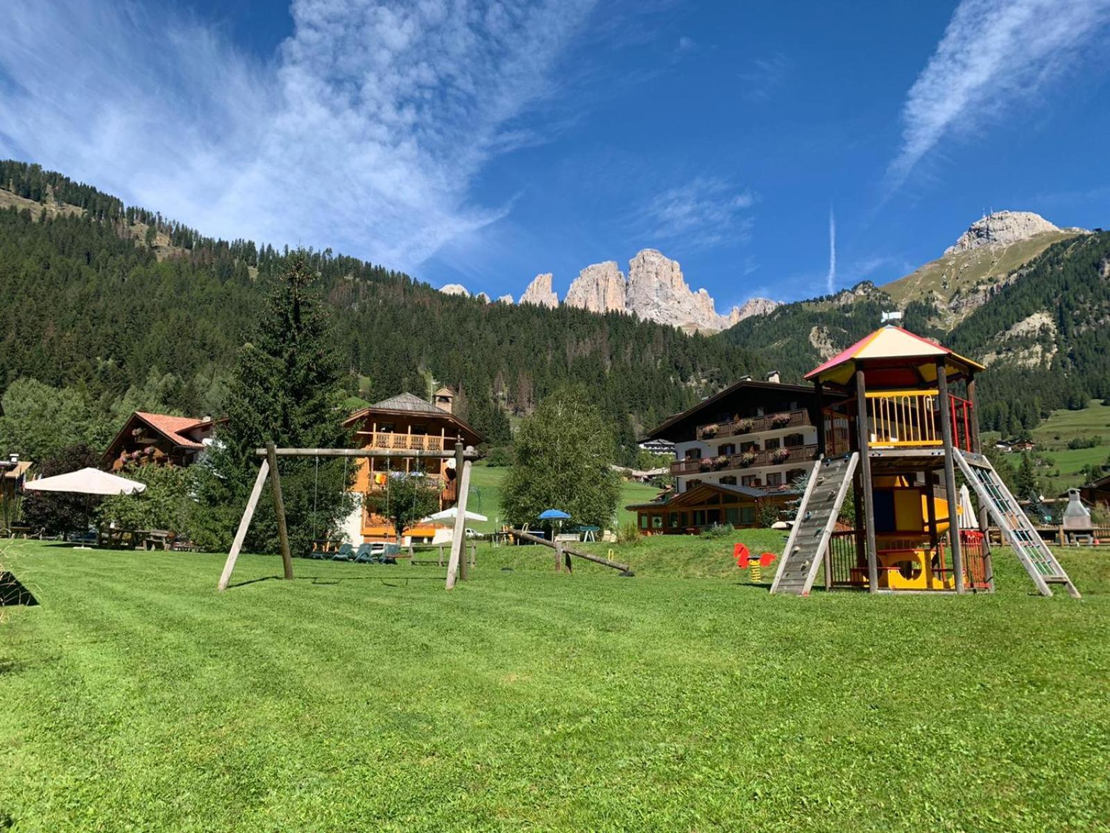 Alpenhotel Panorama Кампитело ди Фаса Екстериор снимка
