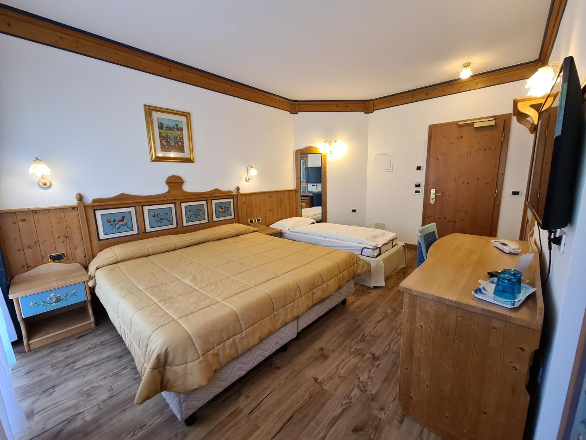 Alpenhotel Panorama Кампитело ди Фаса Екстериор снимка