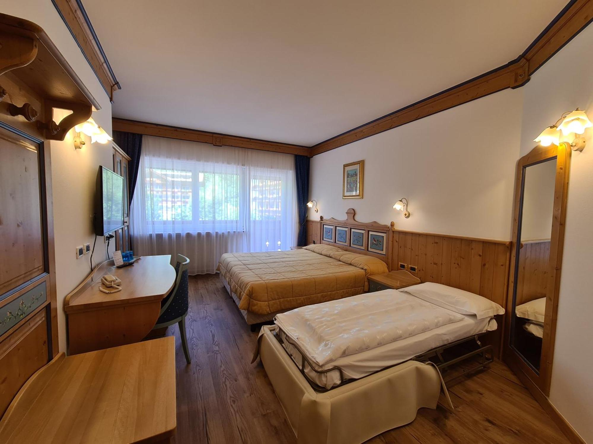 Alpenhotel Panorama Кампитело ди Фаса Екстериор снимка